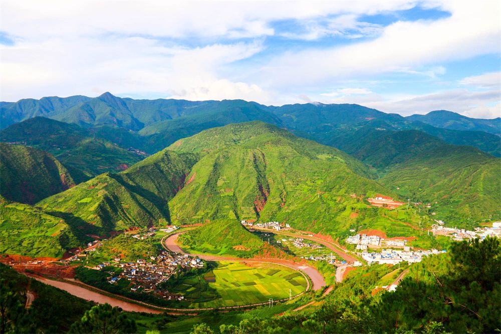 一大波美图来袭,带你赏罕见的云龙太极奇观!