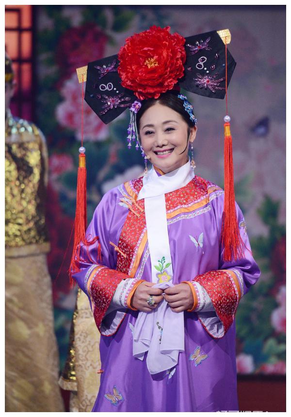 还记得《还珠格格》里的令妃娘娘吗?她现在长这样