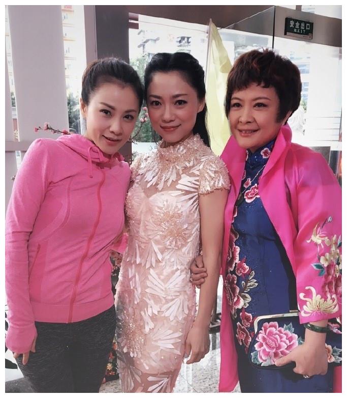 《外来媳妇本地郎》李彩娇,曾经看到她就想笑,工作后却笑不出来