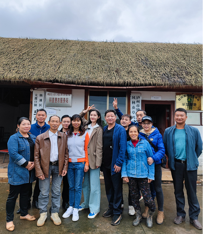 三德子赵亮退圈后回乡养土鸡,如今已成养殖大户,带领乡亲们脱贫|赵亮