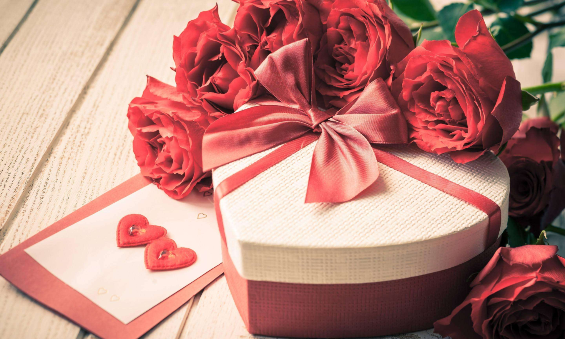 情人节礼物很纠结,无线耳机难道不是最好的选择?既实用又贴心