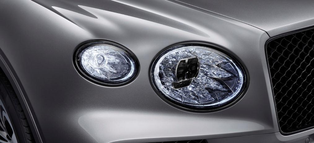 宾利的豪华suv添越取消了大灯清洗来聊聊这个鸡肋