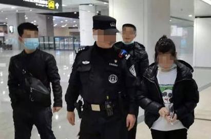 陕西15岁女孩坐火车，独自一人去广东见网友，刚到重庆就被拦下休闲区蓝鸢梦想 - Www.slyday.coM