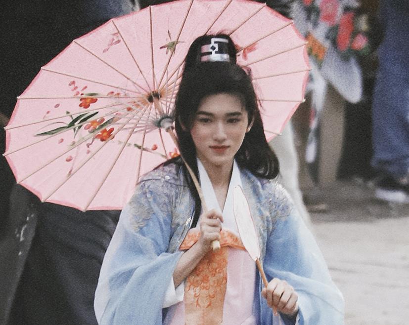 你觉得宋亚轩的古装造型好看吗