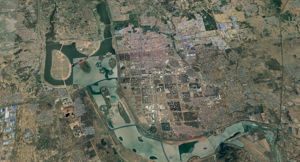 正文  看河北省(唐山)迁安市区的卫星影像图,最引人注目的就是这里的