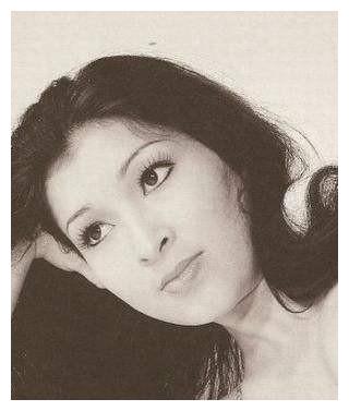 风月片女王余莎莉2婚2离后投资失败现只能靠摆地摊为生