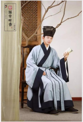 深衣——是你遍寻不获的那件男款汉服吗?|深衣|汉服|男款|祖父母|款式_新浪新闻