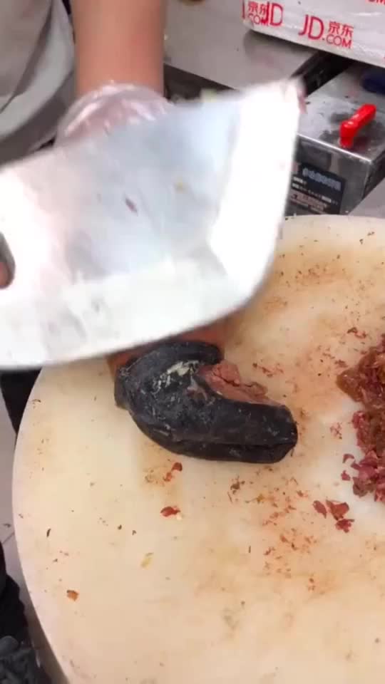 这样的驴碗口黑色的是不能吃需要全部剔除掉