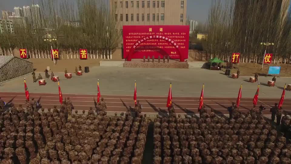 "铁锤子"部队军体大比武,老牌劲旅战斗力确实不一般!