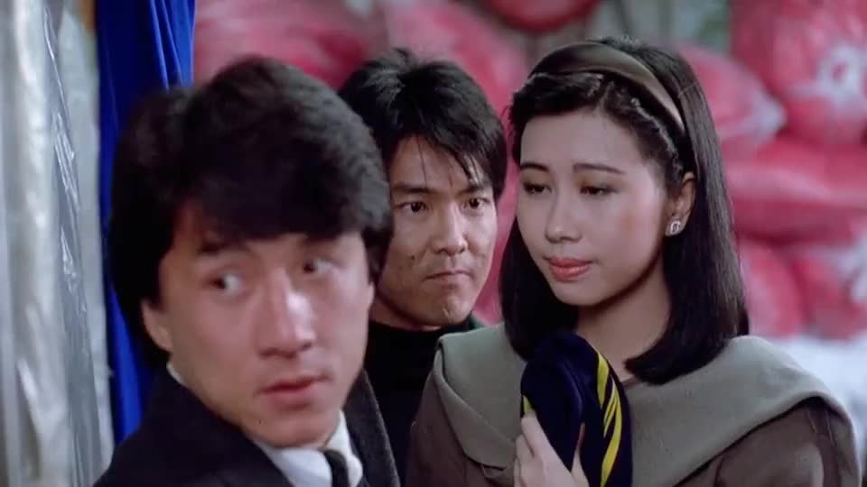 飞龙猛将:元彪和成龙这配合无敌,只是美女这挡箭牌很受伤!