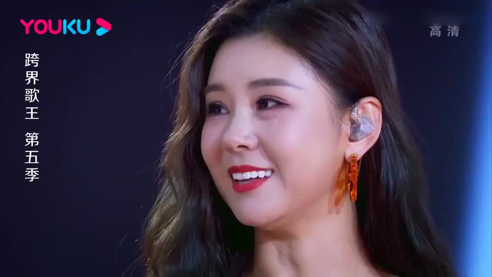 跨界歌王:李小萌演唱完美落幕,代入感太强烈,听哭现场所有人!