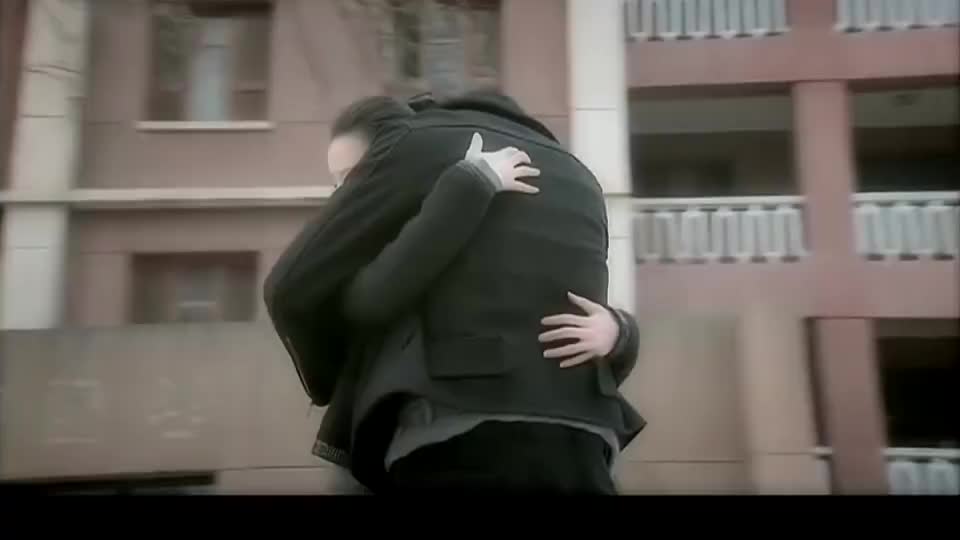 花蕾蕾和马学军终于在一起,学军带她回六号院,回忆起从前的过往