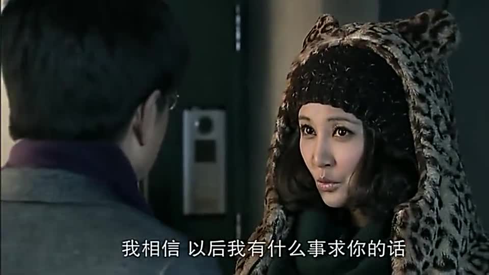 林夏的身边有个帅气多金的大药丸子,以后的生活不愁了