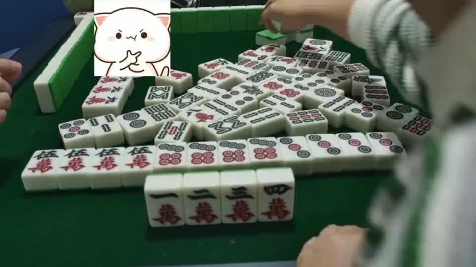 四川麻将:三杠在手,三家都颤抖!上家是'花猪'都不让他包了