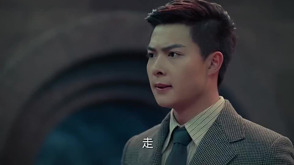 老九门副官吩咐手下去寻找佛爷等人陈皮去解语楼找九爷