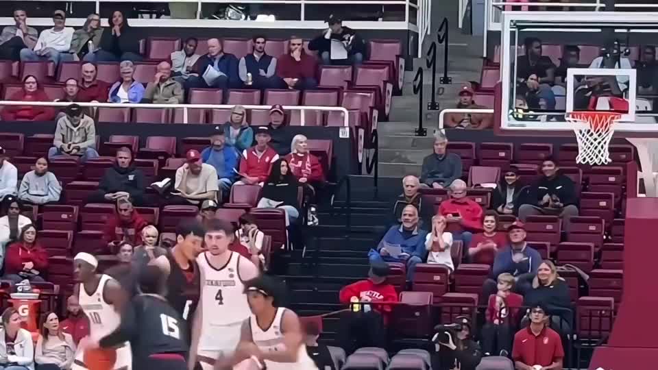 “小易建联”名不虚传！淡厚然18分钟砍11+4，强打美国内线