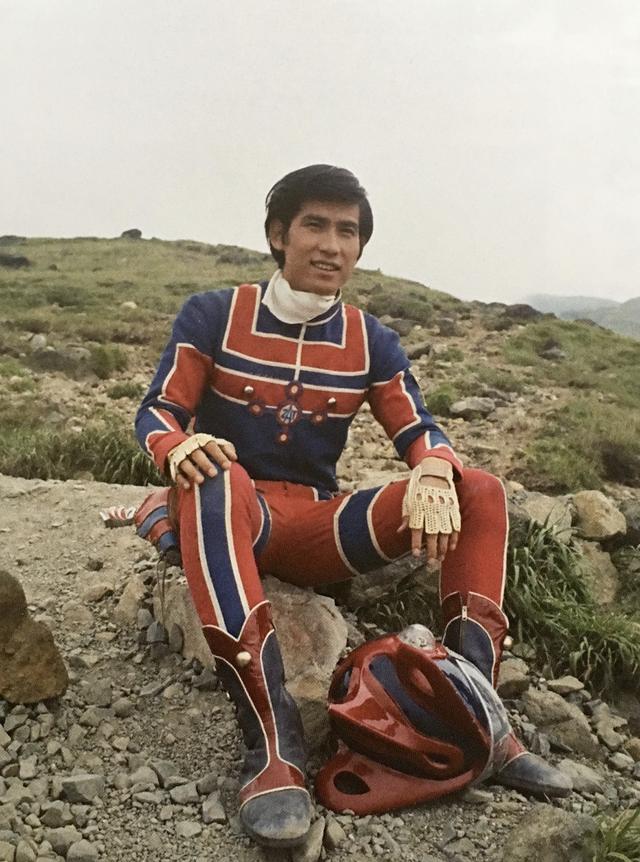 泰罗奥特曼人间体cos东光太郎表示很淦