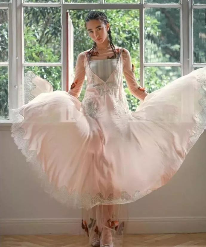 中德混血00后新生代小花李宛妲