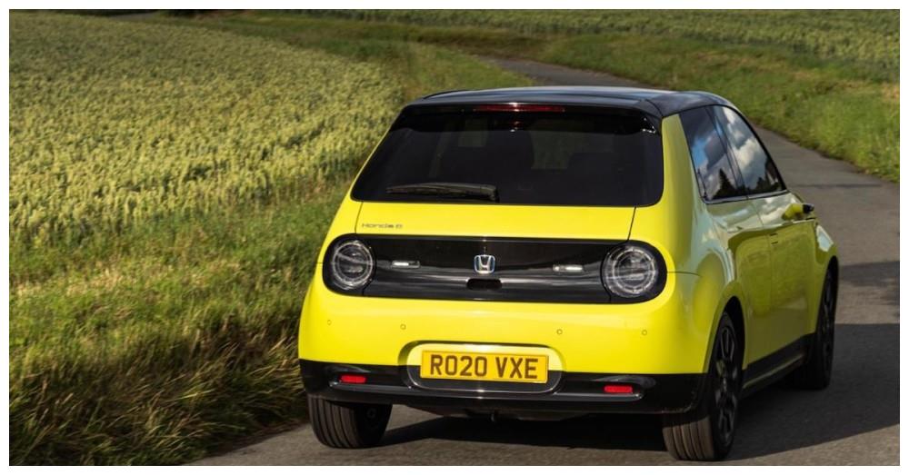 本田hondae微型城市电动车续航太短且并不便宜但可爱就够了