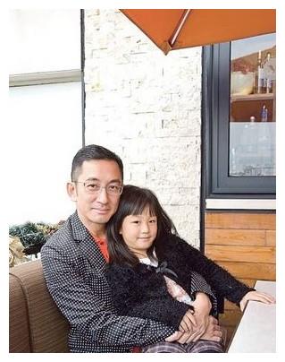 但妻子7年败光10亿的家产,现在生活艰难|石洋子|吴启华|妻子_新浪新闻