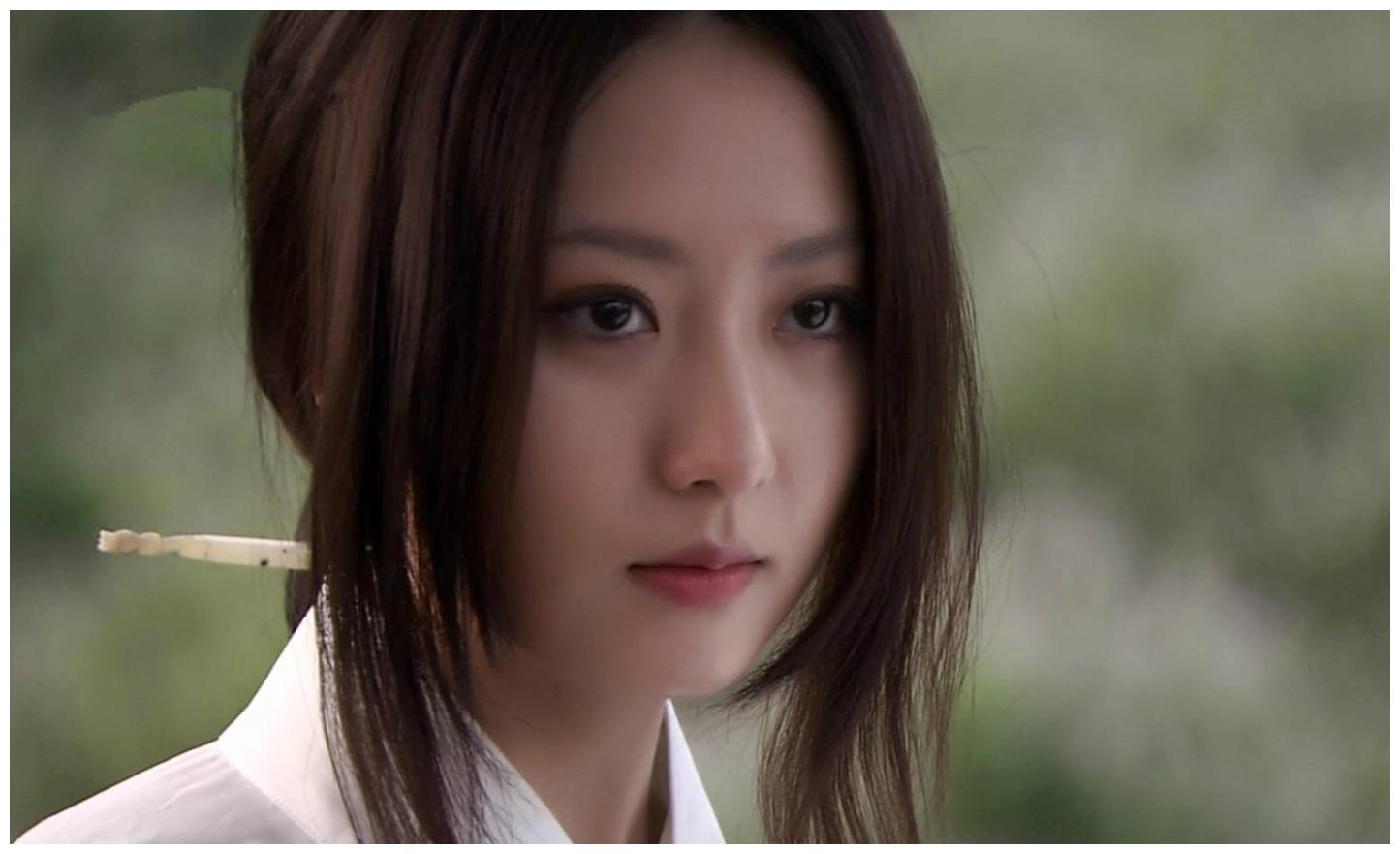 白冰当年靠神话惊艳众人怎么就是没有火起来呢一个字作