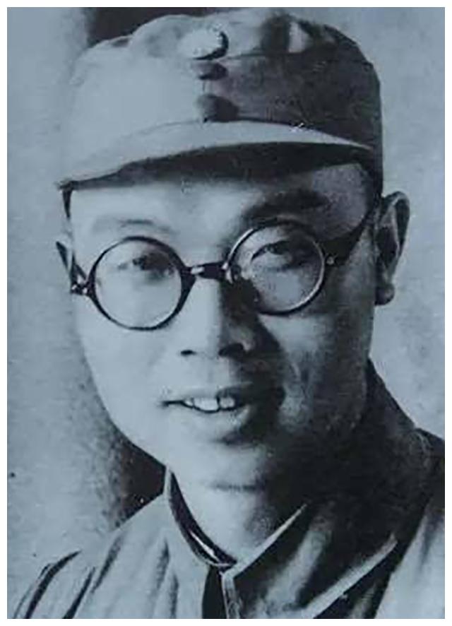 新四军四巨头之一袁国平35岁时举枪自尽唯一的儿子现状如何