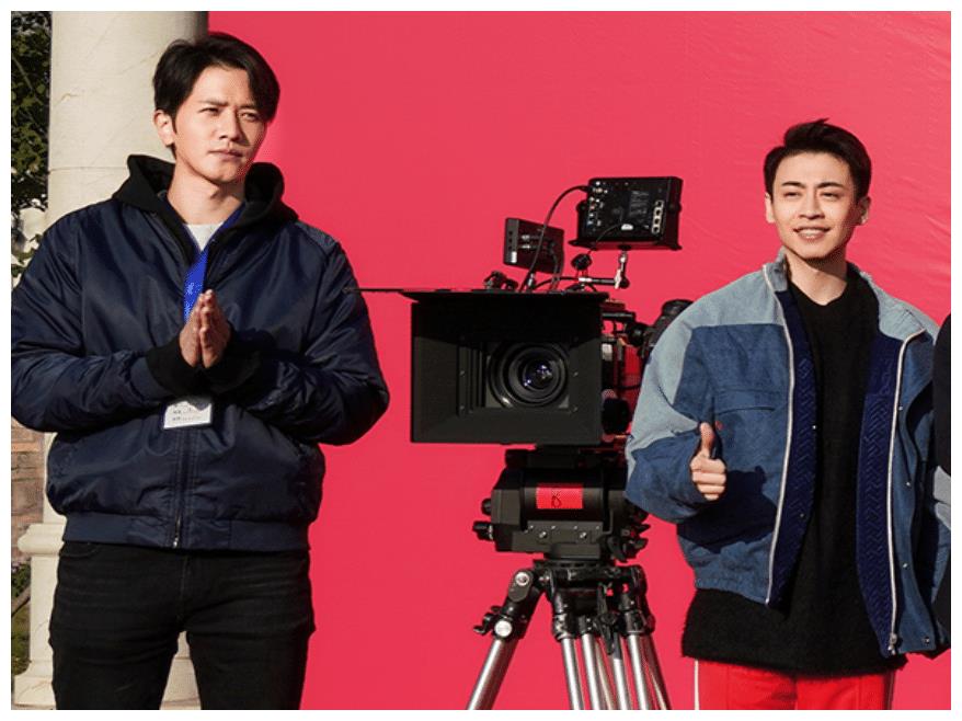 都说彭冠英身高189当他跟刘凯蔡文静站一块有无说谎很显然