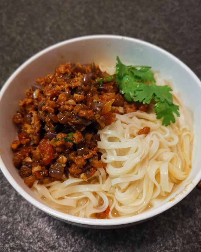 茄子肉丁卤的家常做法,拌面拌饭都好吃!