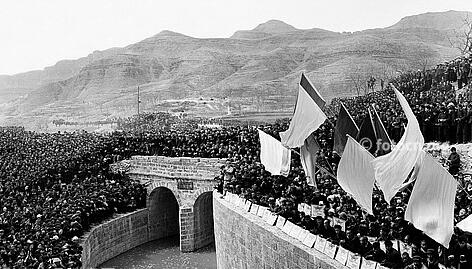 人间奇迹红旗渠施工老照片