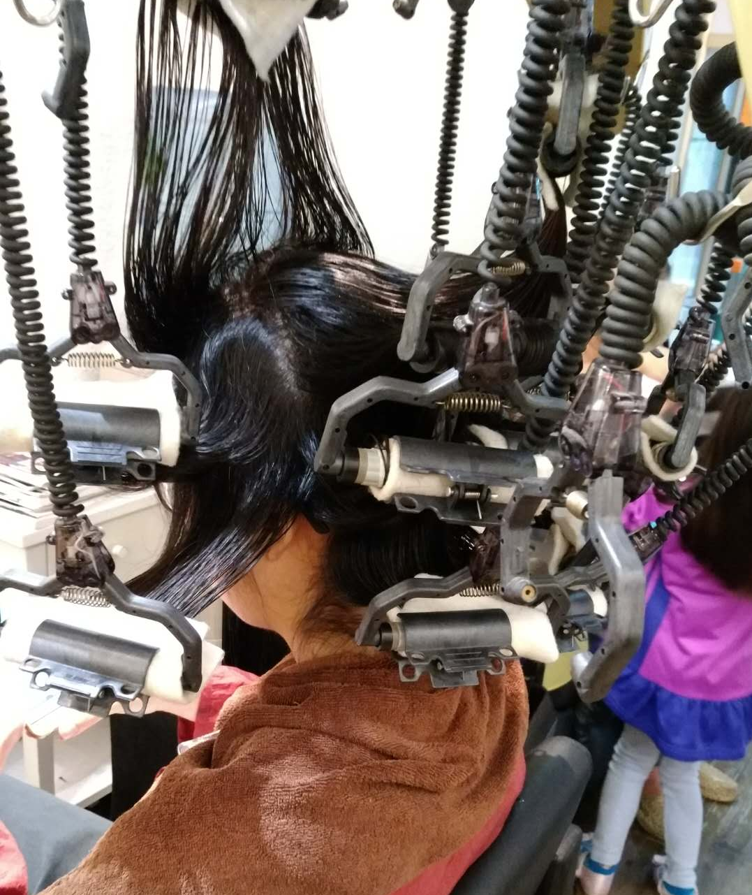 数码烫陶瓷烫冷烫快速烫的区别在哪里烫发时如何选择