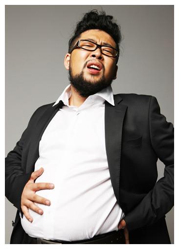 "胡子一刮,人设崩塌"的男星,张涵予都不算什么,你先看看修睿