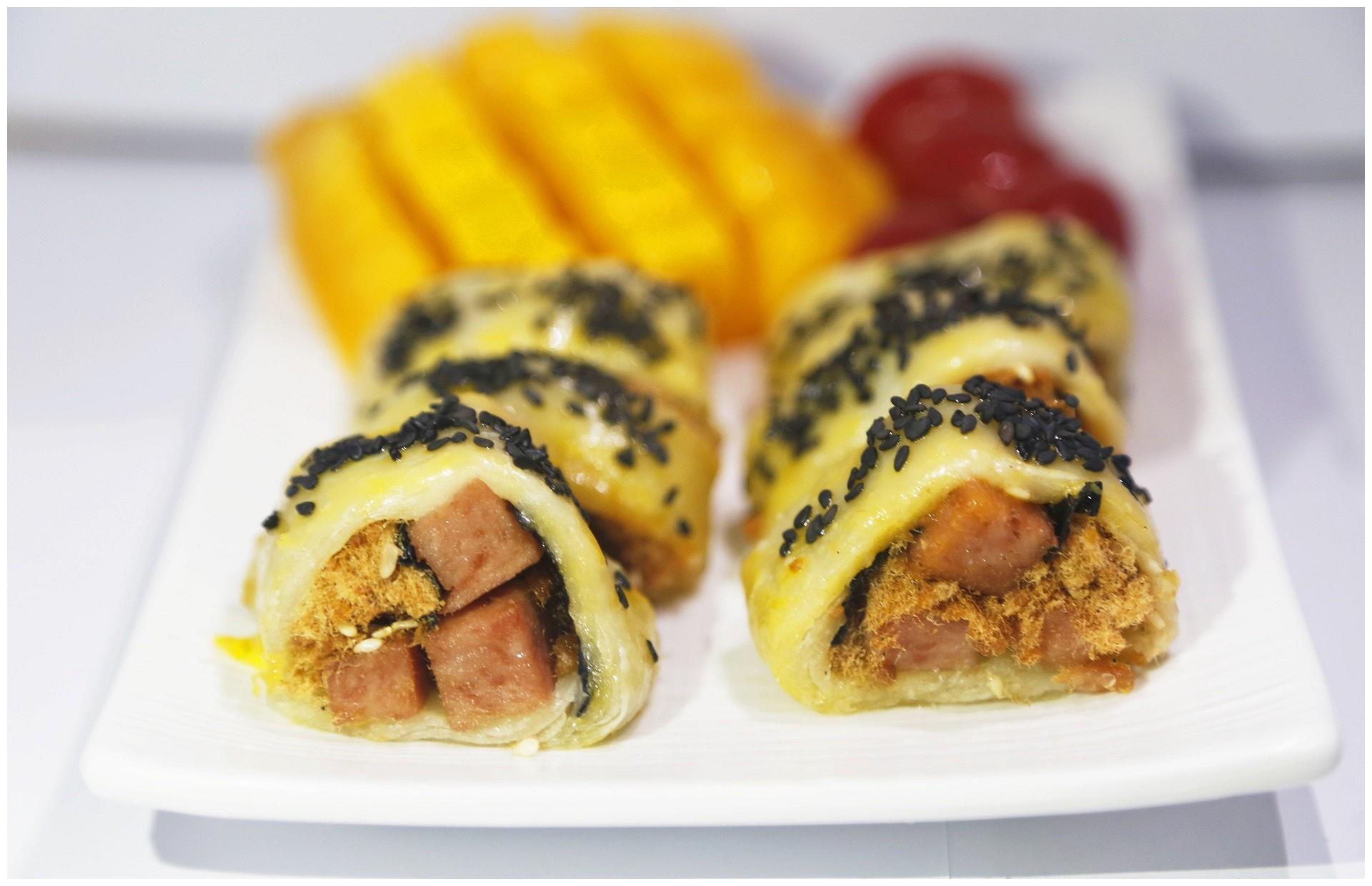 眼睛都冒出口水的午餐肉海苔肉松卷它来啦