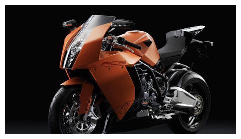 KTM RC390最新测试车谍照，前脸很像大哥RC8