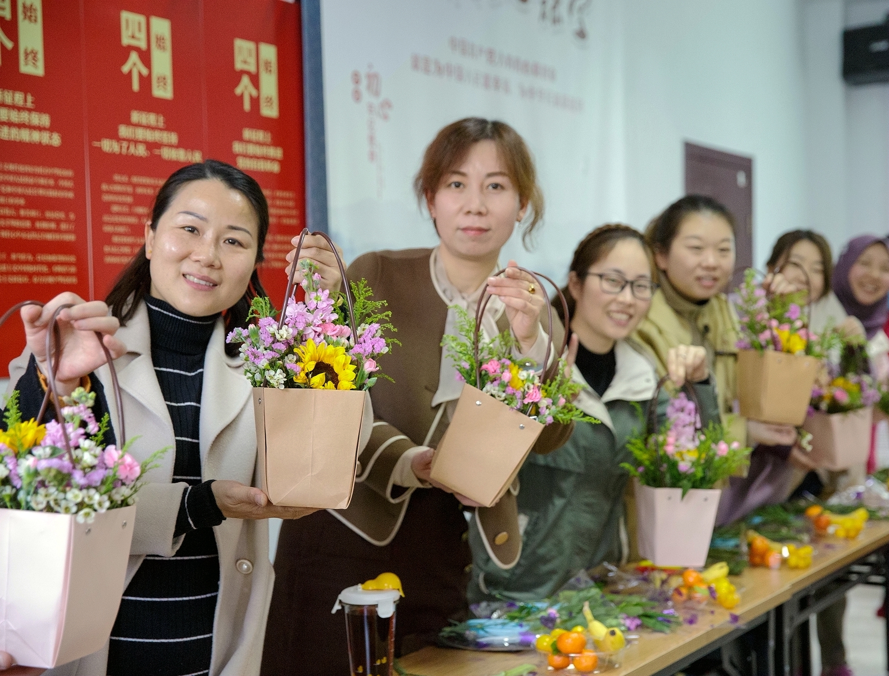 巾帼心向党 幸福花绽放——常州小东门桥社区庆“三八”活动纪实__财经头条