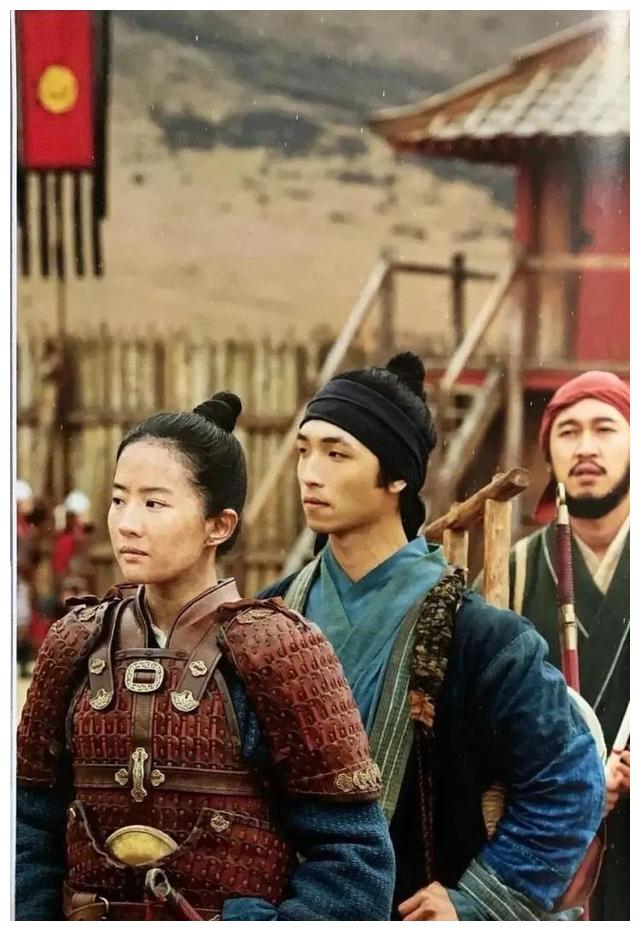 糙汉子把人丑哭,外国人眼里的中国人都长这|花木兰|剧照|陈洪辉_新浪