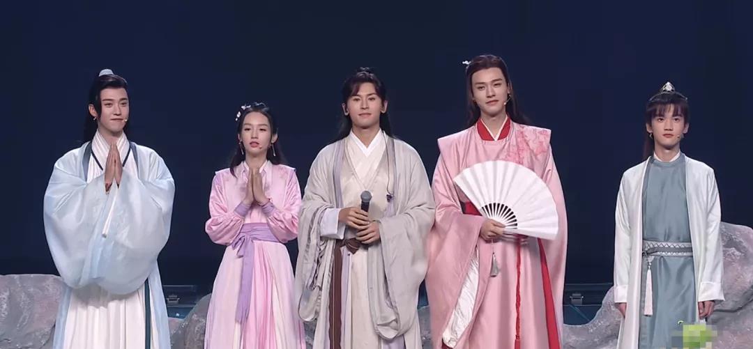 山河令演唱会受吐槽,演员唱歌太尴尬,与当年的陈情令无法相比