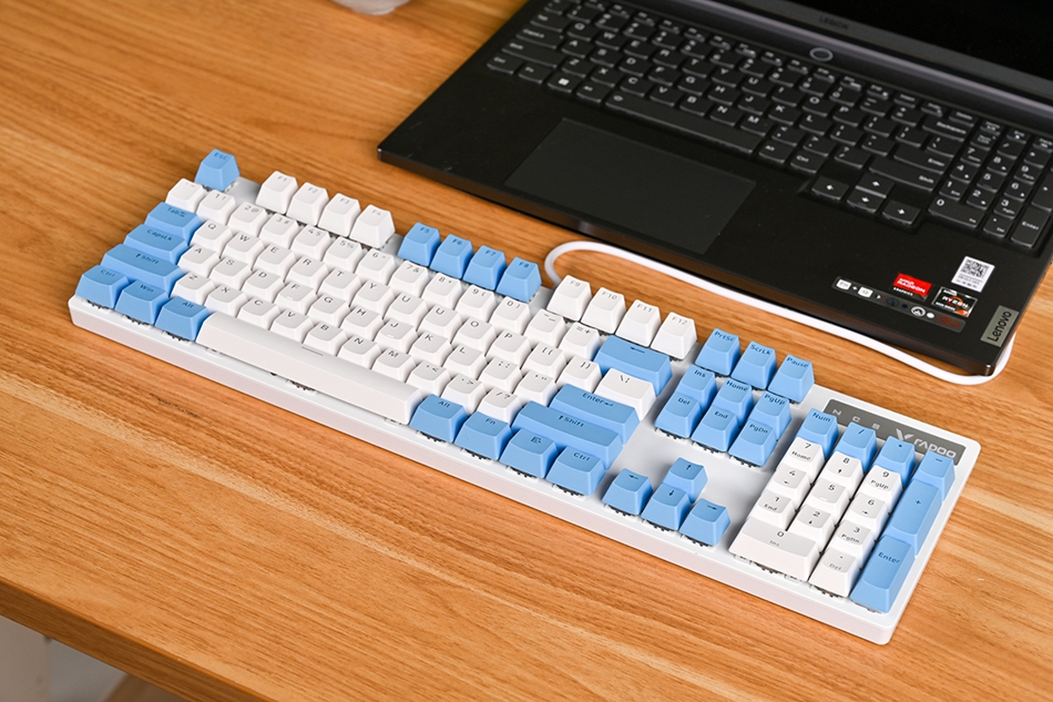 雷柏v500pro机械键盘图赏,游戏桌面搭配新色彩__财经头条