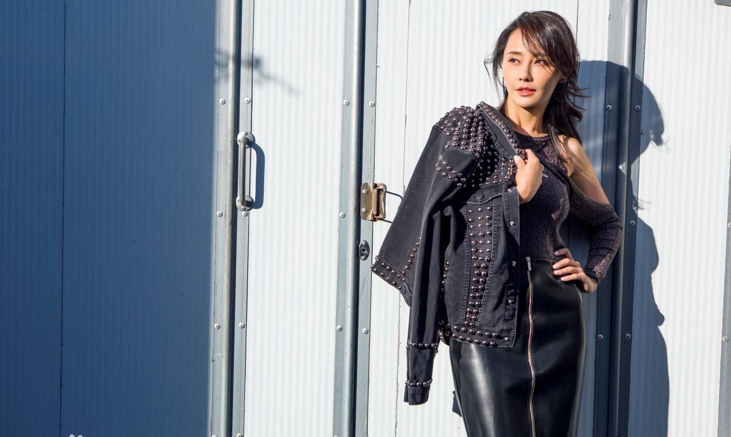 马雅舒1977年3月24日出生于云南省昆明市