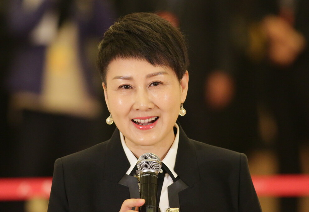 张凯丽的"不等式短发"告诉我们,留对发型太重要,不装嫩显年轻