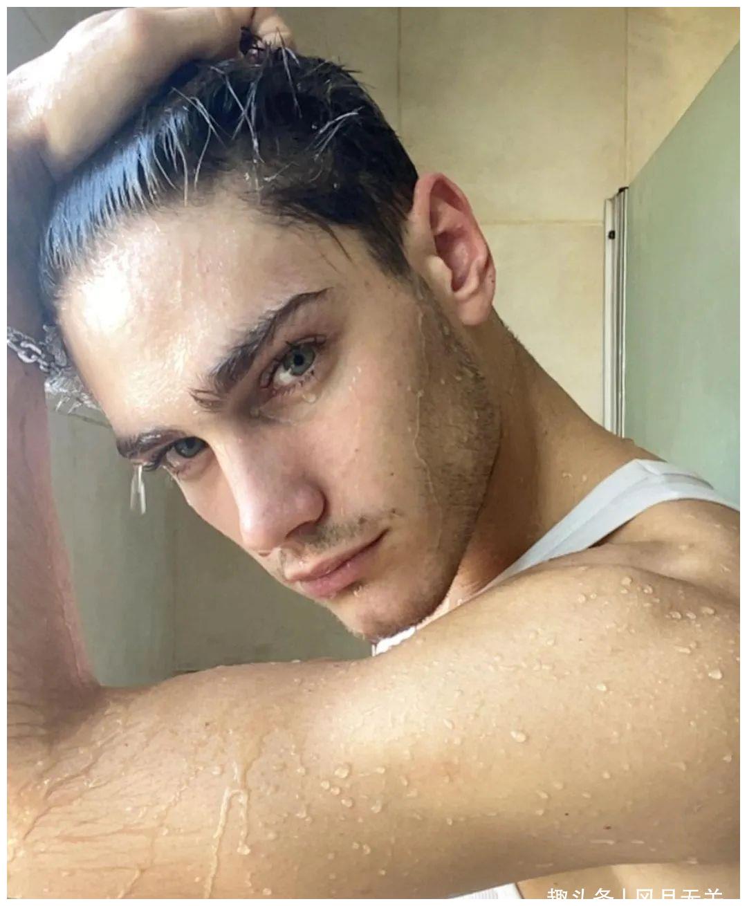 很有潜力成为网图头像的阿根廷时尚男模,身高一米八一的小帅哥