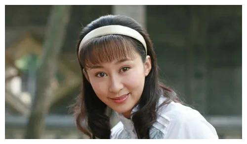 这部谍战剧毁在了不合情理的感情戏上,否则称得上一部上乘佳作