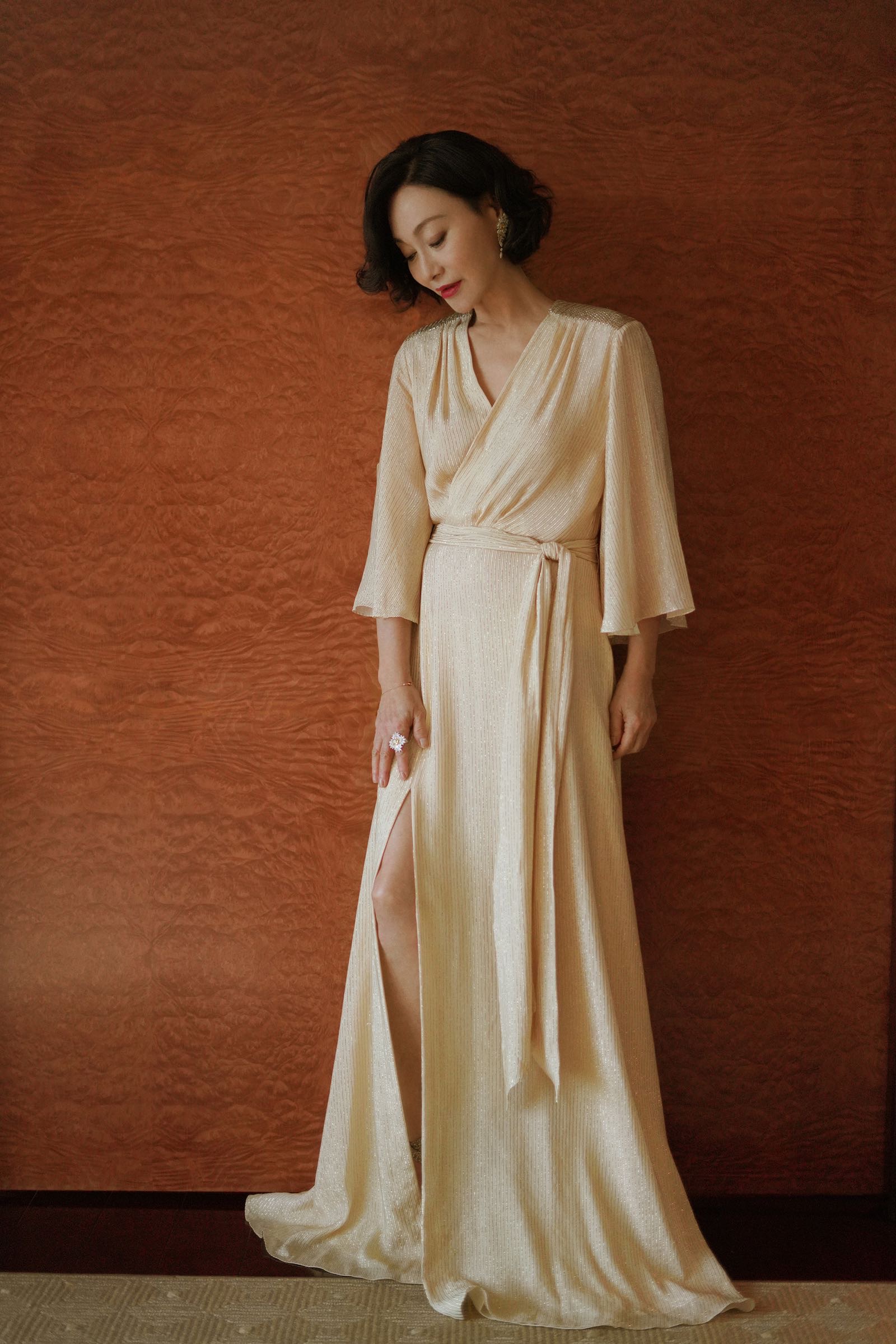 惠英红出席微博电影之夜 与周冬雨共获"年度榜样演员"荣誉