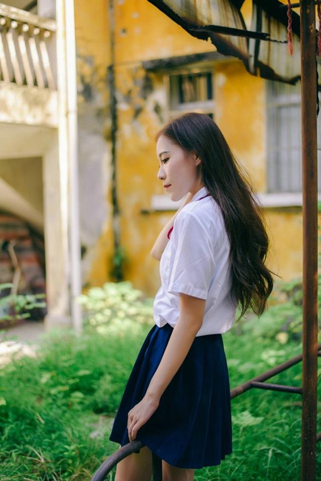 清纯靓丽美女学生装户外阳光气质唯美写真