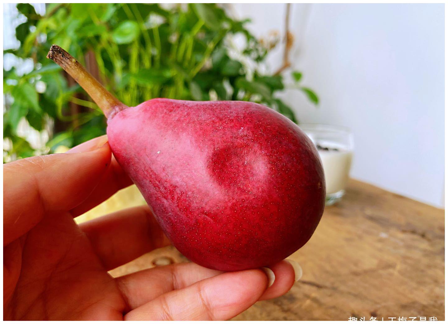 此果子长得像小葫芦是可以喝的水果冷冻后口感像冰淇淋