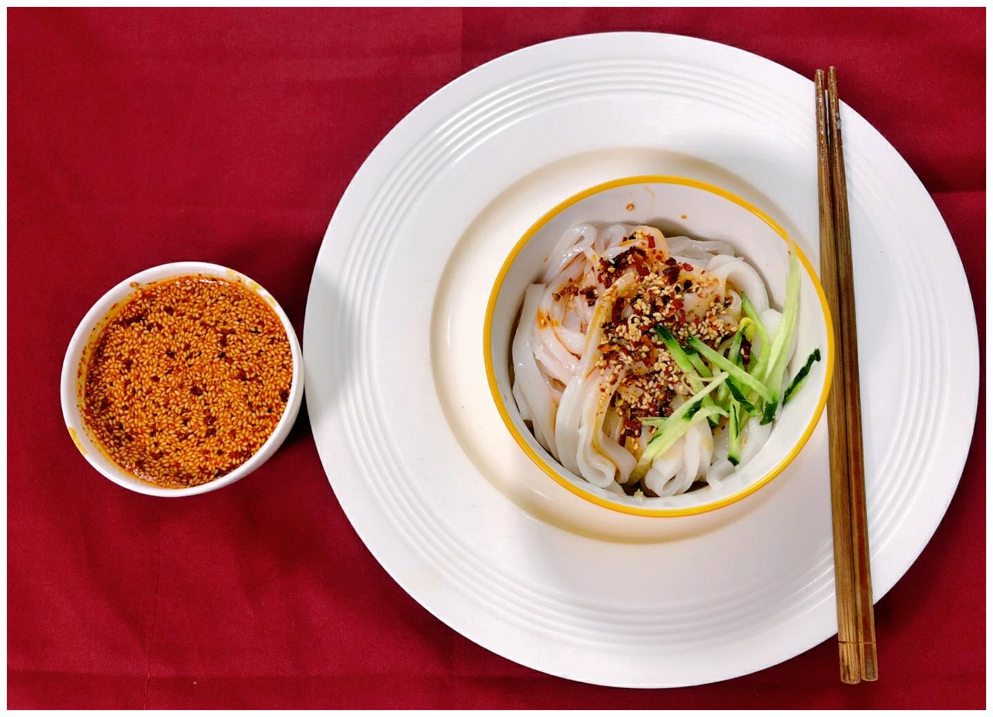 增食欲凉拌菜面夹饼夹馍,油泼辣子油家常配料做法万能酱爆香正宗