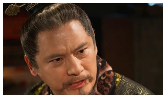 遥远,车队还没到燕国的时候,年迈的燕王就去世了,郭槐见她相貌出色,又