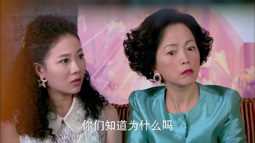 因为爱情有多美:太尴尬了!送母亲一套衣服,打开竟是红色睡衣?