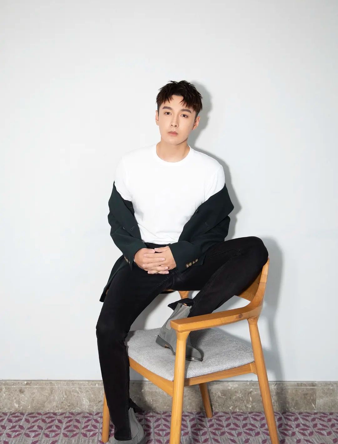 我喜欢的男艺人张昊唯 个人美照收藏版