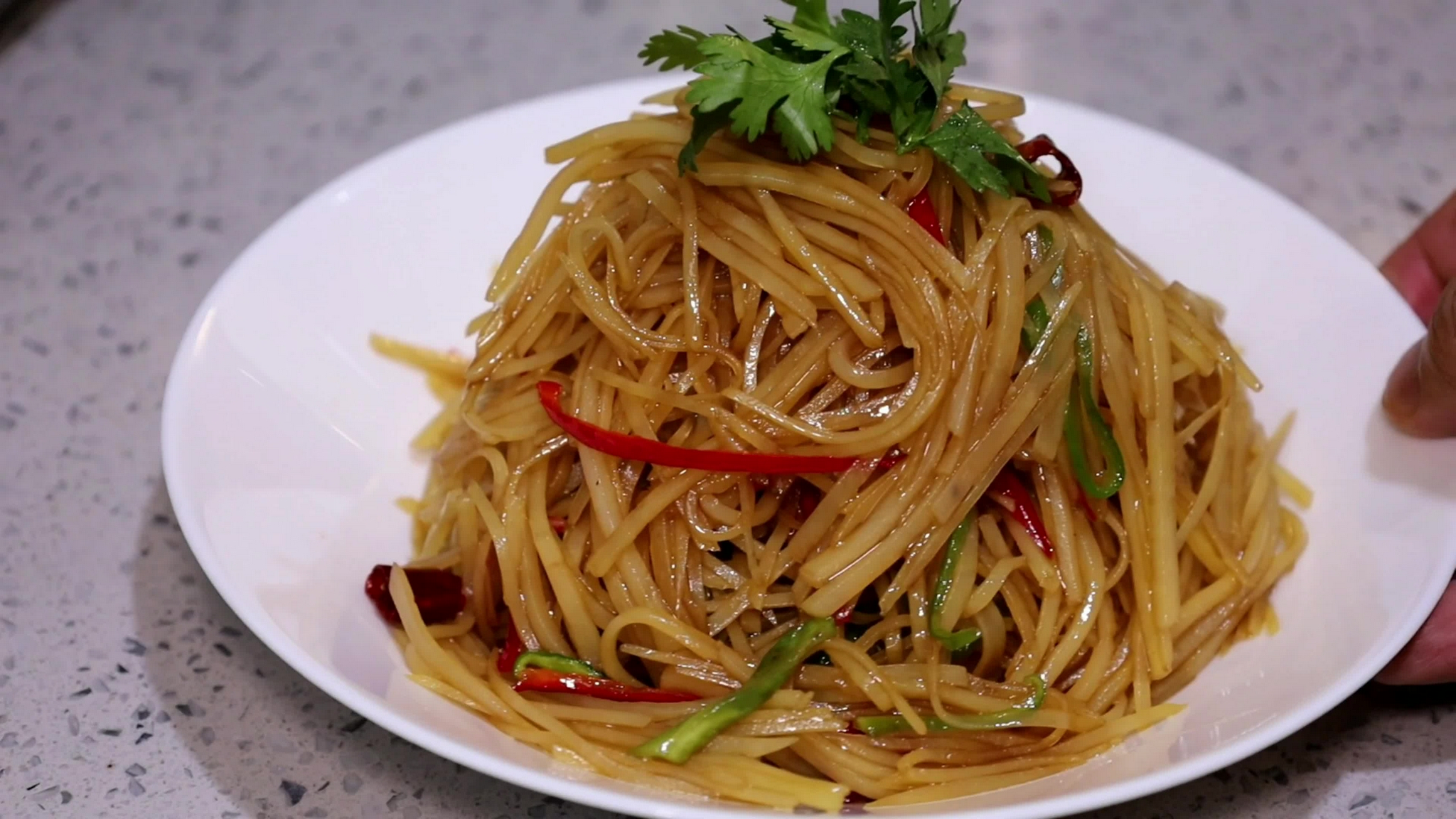 经典家常菜炝拌土豆丝香辣脆爽,下饭下酒,这才是真正家常菜