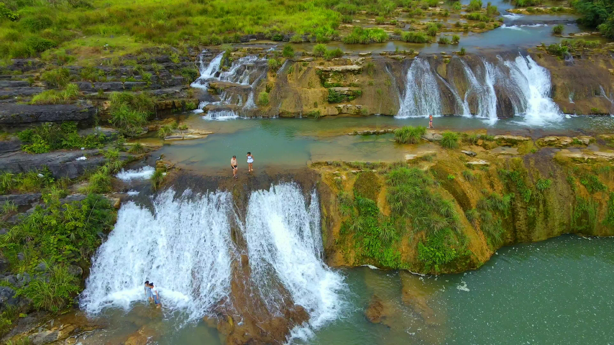 真山真水露营,烧烤,玩水的绝佳之地.关键没有开发不用买门票.